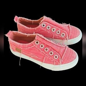 Blowfish Malibu play fashion snickers pink pre distress look size 13